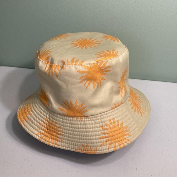 Reversible Bucket Hat - Picture 2 of 8